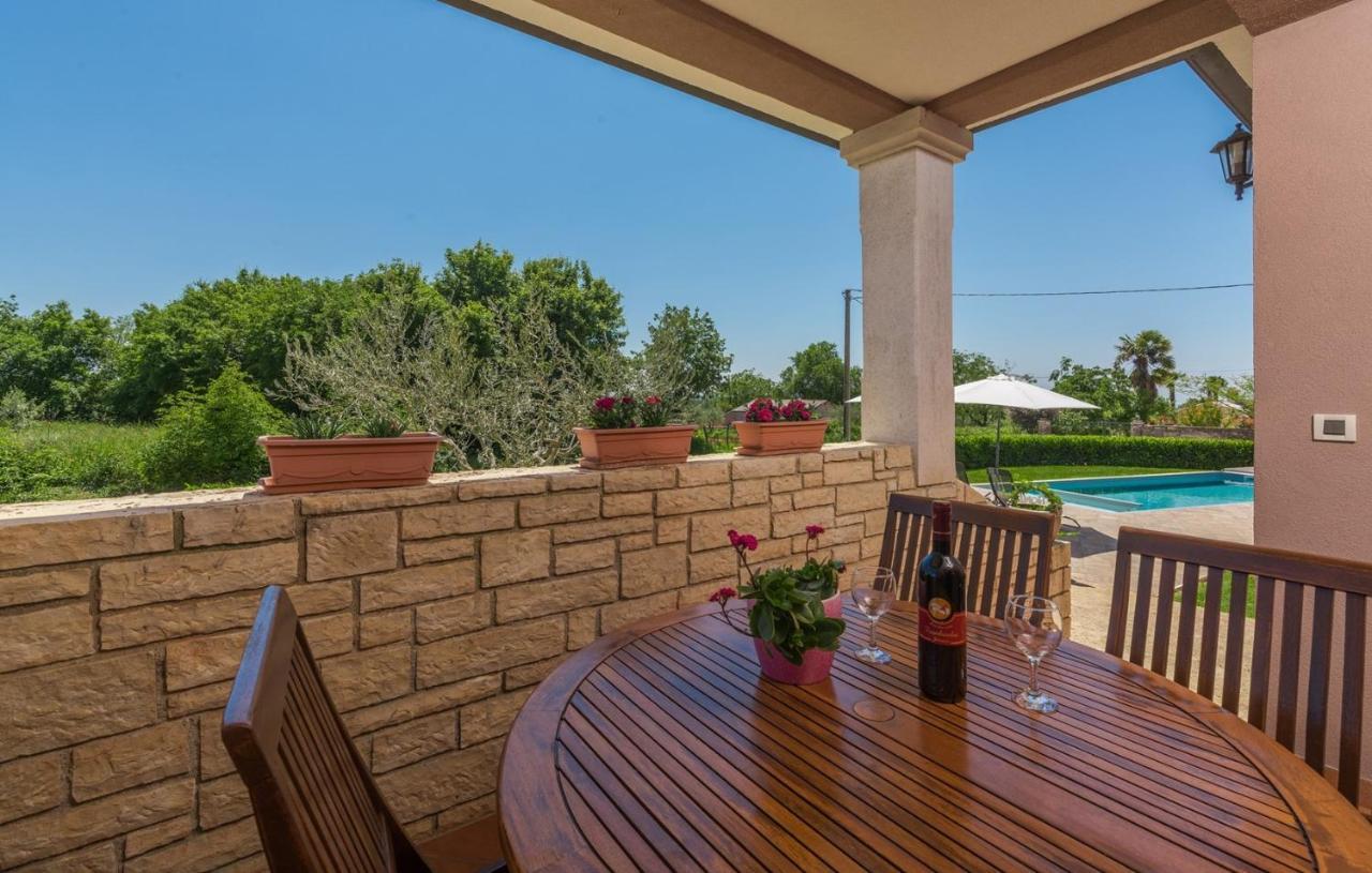 Holiday House Vita Tinjan Номер фото