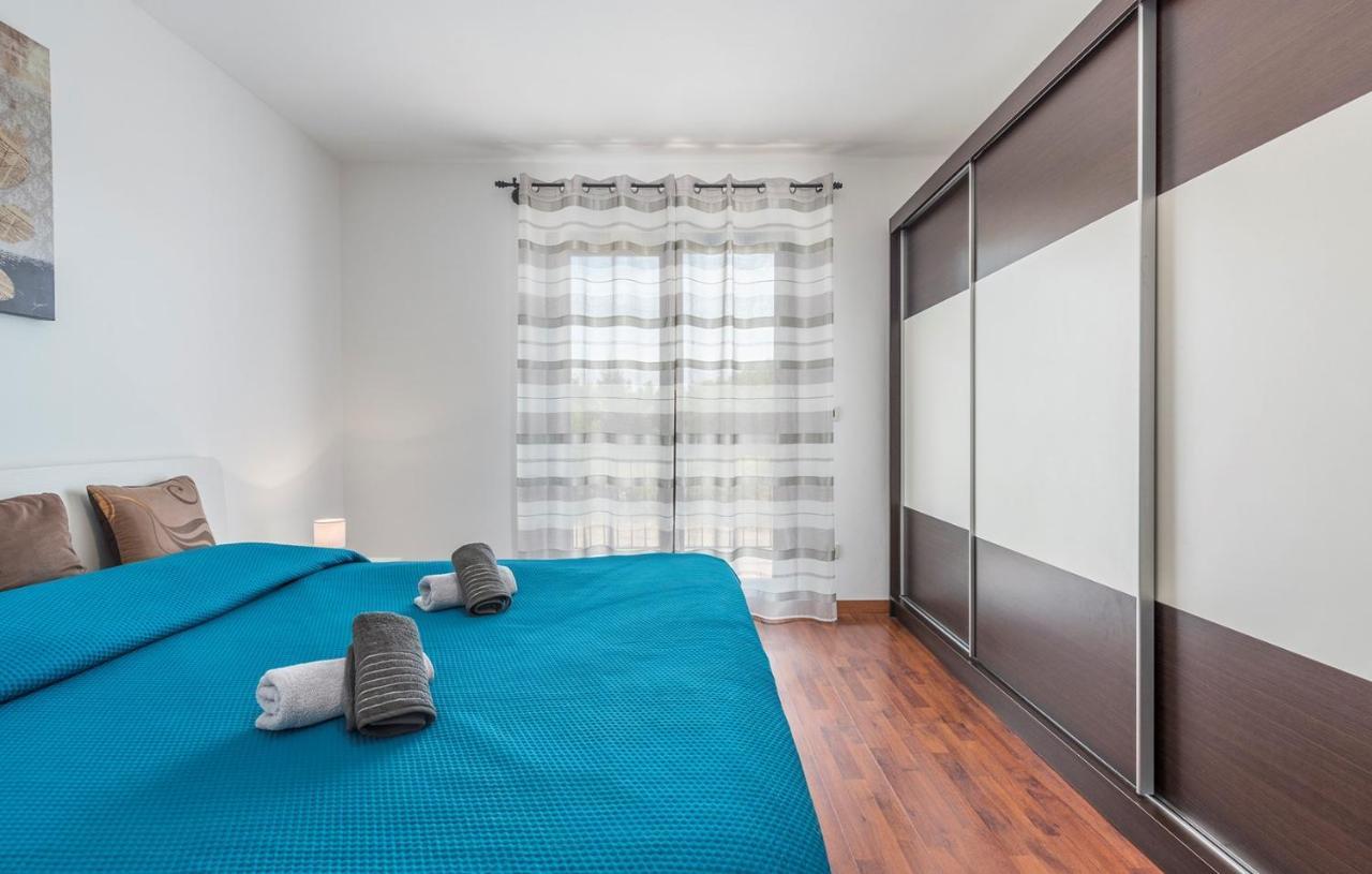 Holiday House Vita Tinjan Экстерьер фото