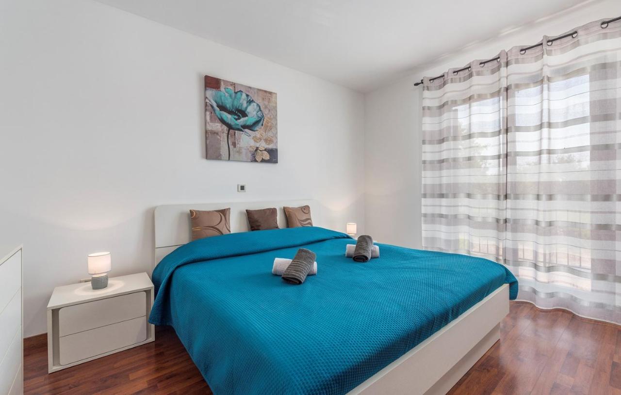 Holiday House Vita Tinjan Экстерьер фото